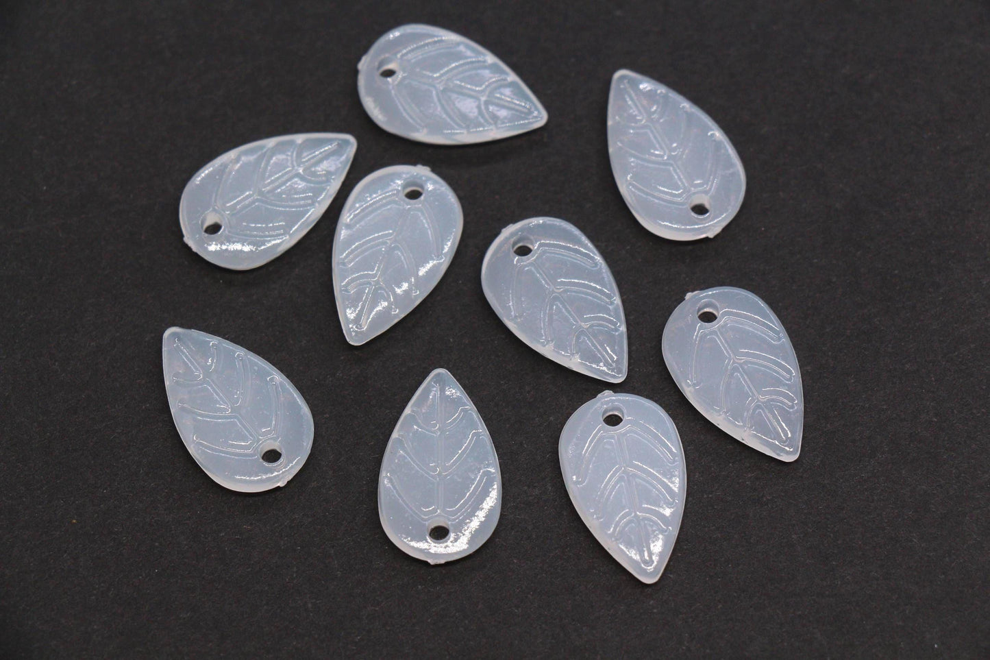Green Leaf Acrylic Beads, Translucent Leaf Charm Beads for Jewelry Making, Nature DIY Craft Supplies