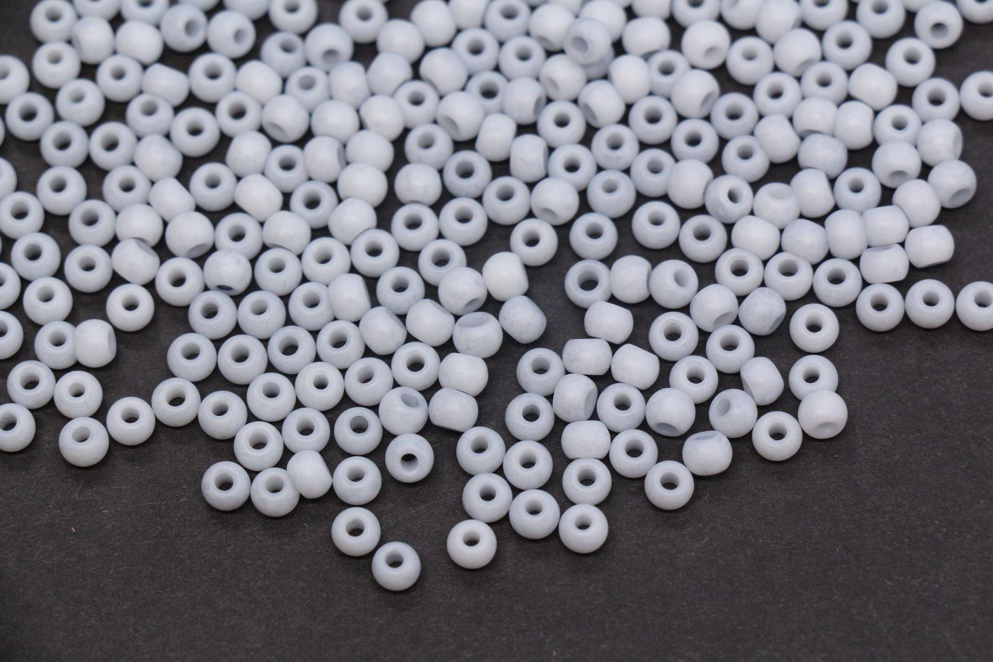 4mm Matte Light Gray Glass Seed Beads, Frosted Gray Rocailles Beads, 6/0 Round Seed Beads, Beads for Jewelry Making #1164