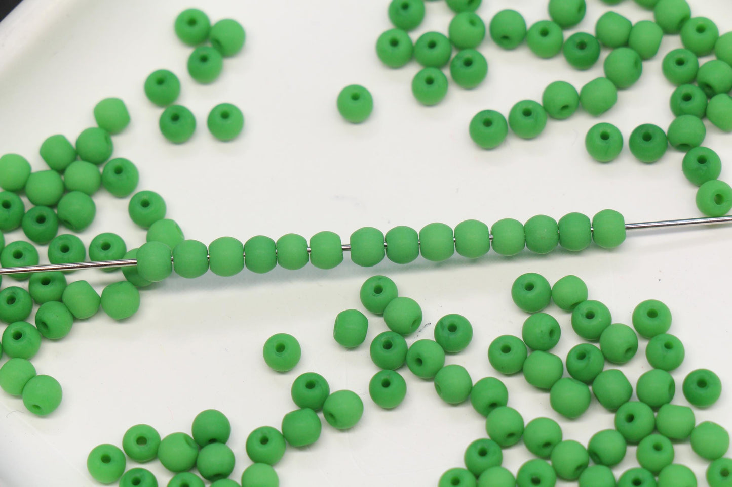 4mm Matte Grass Green Glass Seed Beads, Frosted Green Beads for Bracelet Jewelry Making #2265