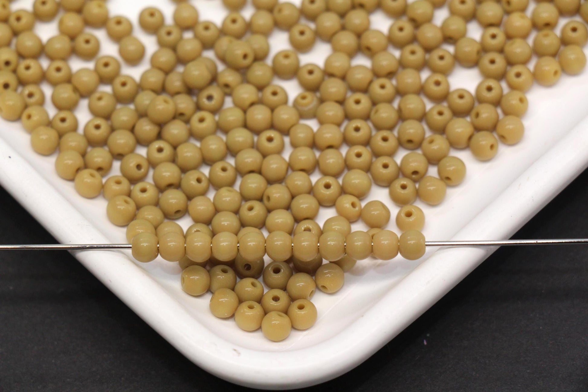 4mm Mustard Beige Glass Seed Beads, Opaque Camel Tan Round Rocailles, Earth Tone Beads for Jewelry Making #1040