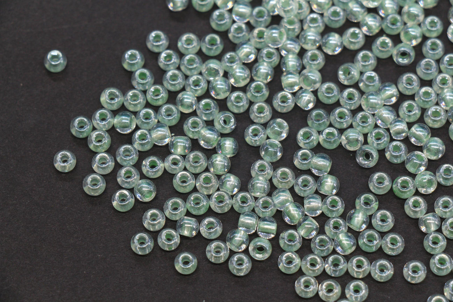 4mm Green Lined Glass Seed Beads, Glossy Round Rocailles Beads for Bracelet Jewelry Making Supplies #1249
