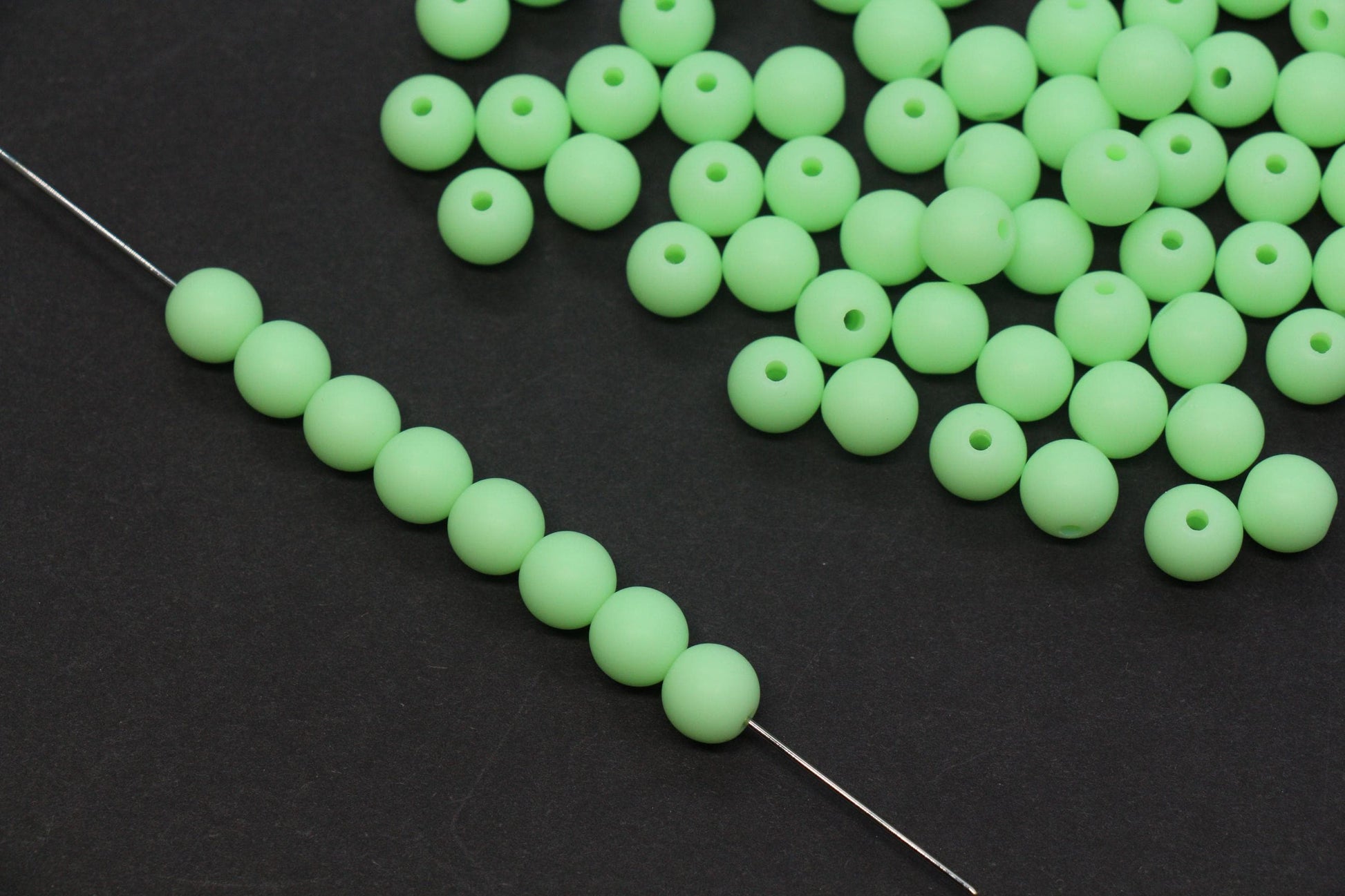 8mm Matte Mint Green Round Beads, Frosted Acrylic Gumball Spacer Beads for Bracelet Making #1208