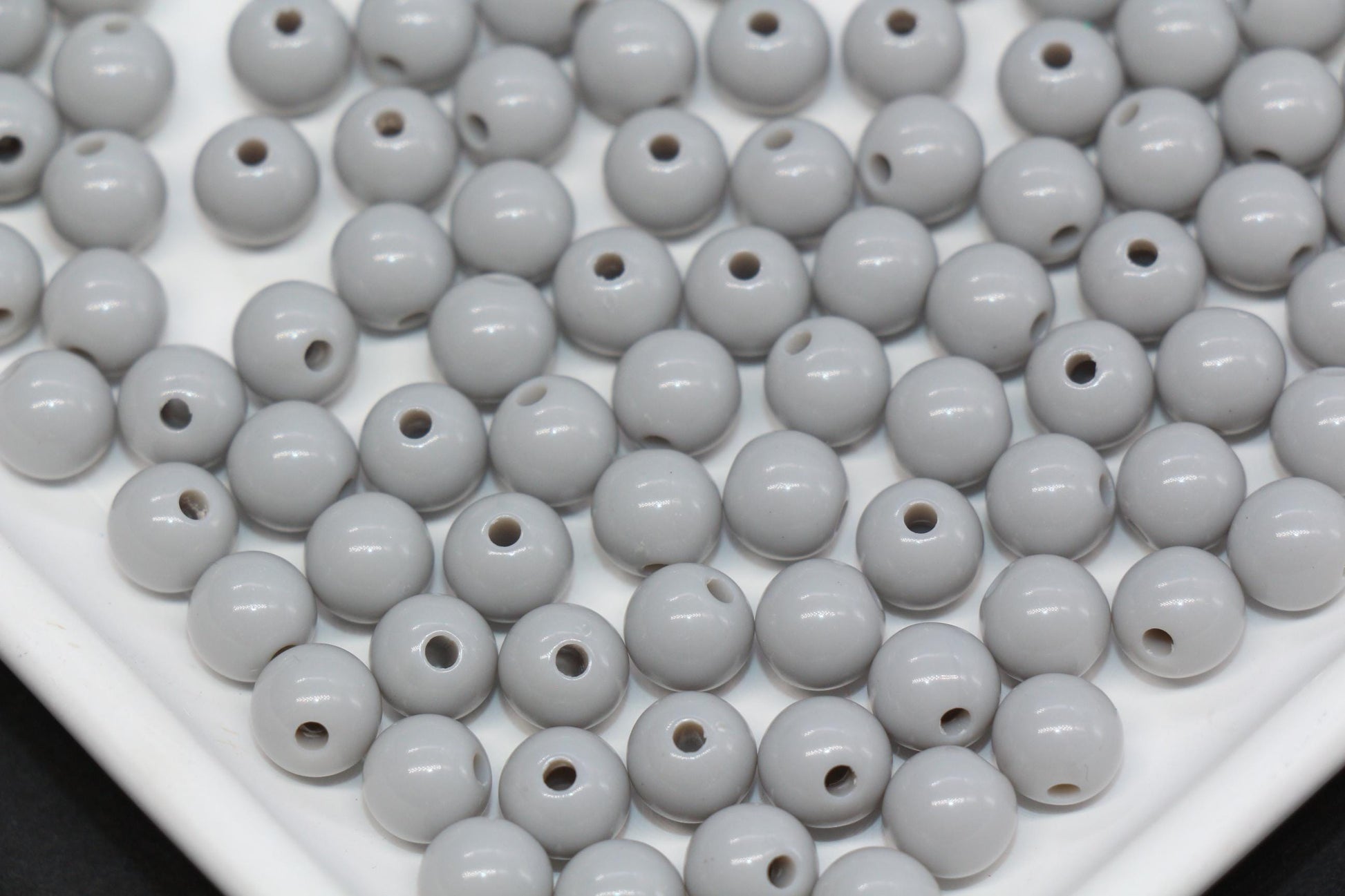 8mm Gray Round Acrylic Beads, Smooth Neutral Spacer Beads for Bracelet Making #823