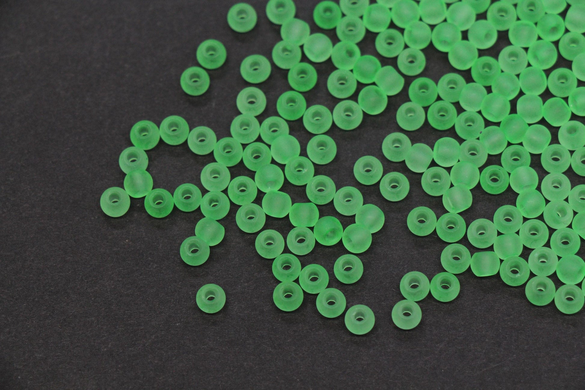 4mm Matte Green Glass Seed Beads, Frosted Green 6/0 Rocailles, Round Seed Beads for Bracelet Making, Jewelry Making & Beading Supplies #1419