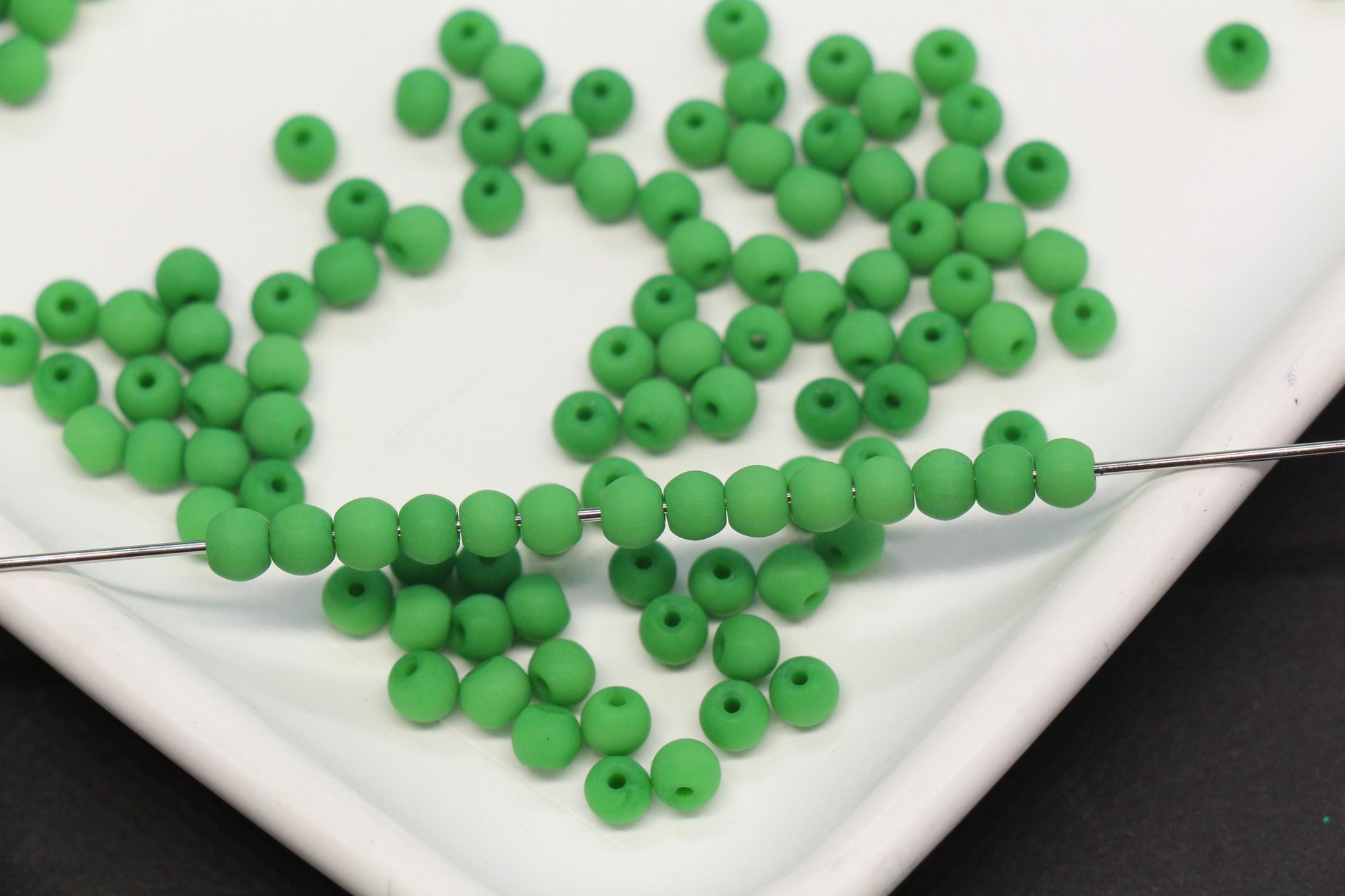 4mm Matte Grass Green Glass Seed Beads, Frosted Green Beads for Bracelet Jewelry Making #2265