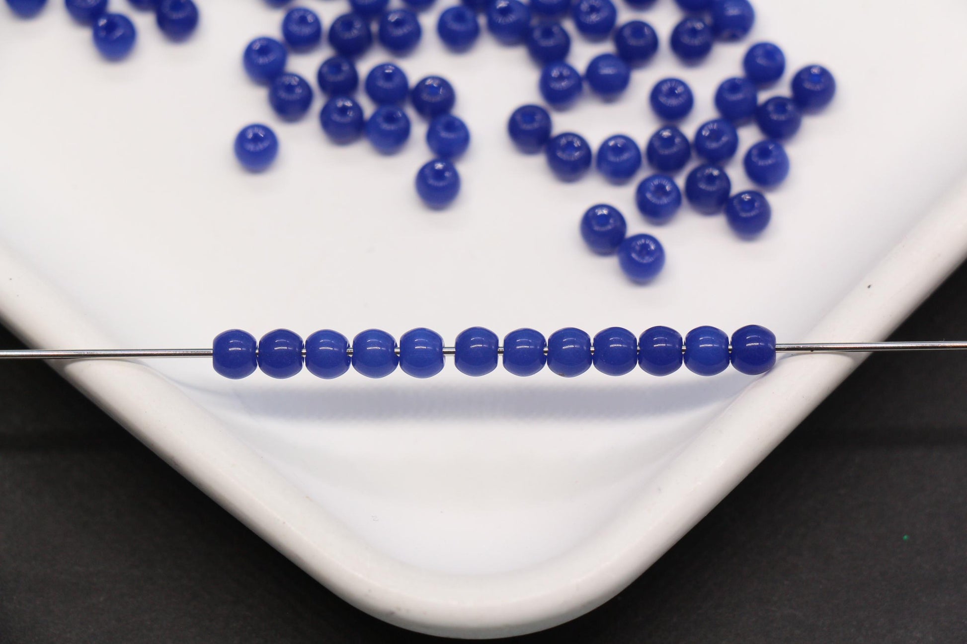 4mm 6/0 opaque royal blue glass seed beads for bracelets