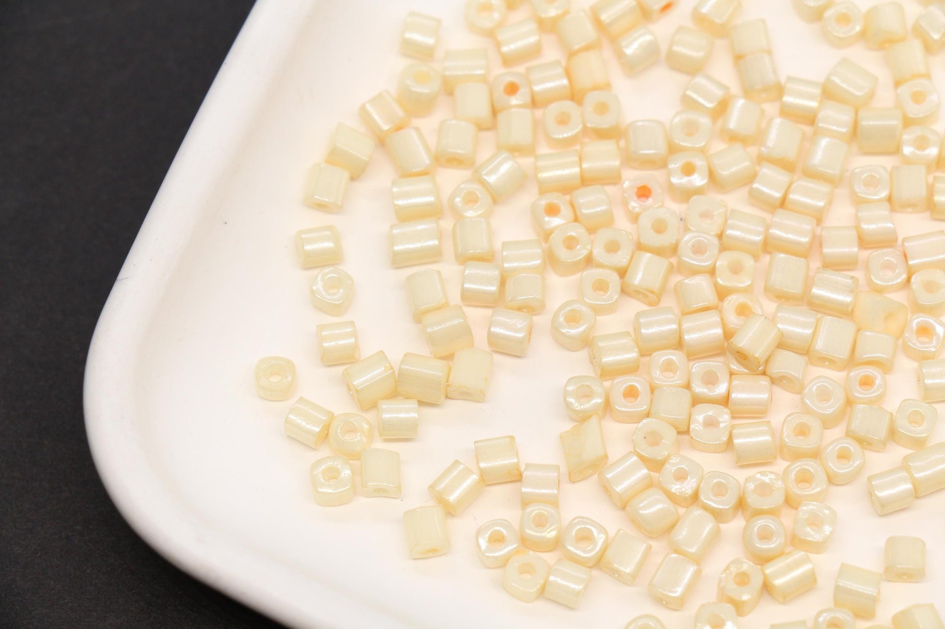 4mm Pastel Yellow Cube Glass Beads, Glossy Square Seed Beads for Bracelet Jewelry Making #1254