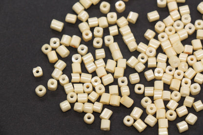 4mm Pastel Yellow Cube Glass Beads, Glossy Square Seed Beads for Bracelet Jewelry Making #1254