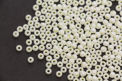 4mm Pale Yellow Pearlized Glass Beads, Round Glass Spacer Beads for Bracelets, Small Seed Beads, DIY Jewelry Supplies #4002