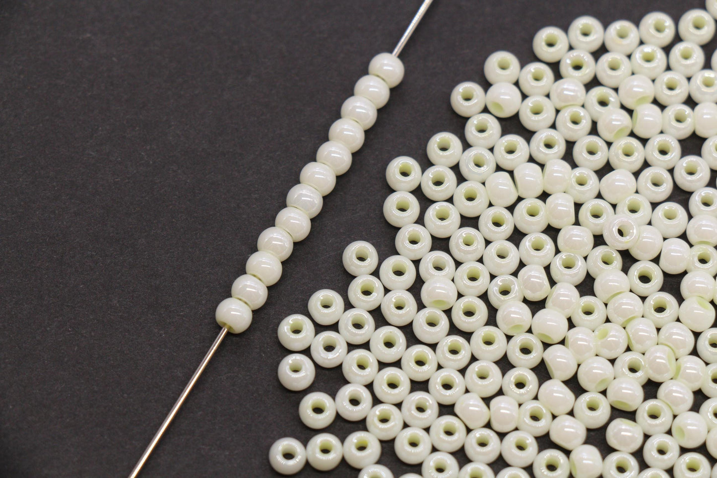 4mm Pale Yellow Pearlized Glass Beads, Round Glass Spacer Beads for Bracelets, Small Seed Beads, DIY Jewelry Supplies #4002