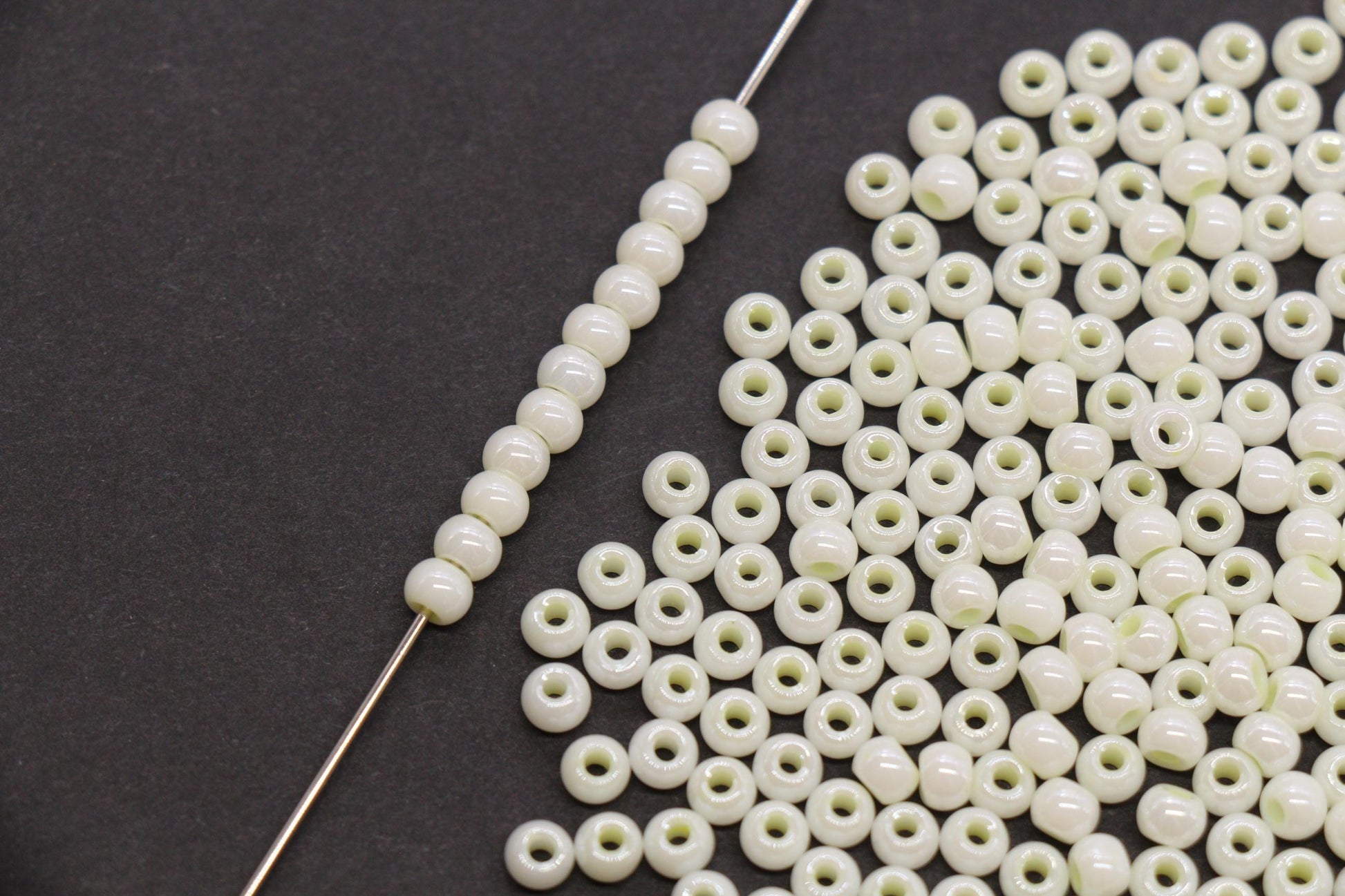 4mm Pale Yellow Pearlized Glass Beads, Round Glass Spacer Beads for Bracelets, Small Seed Beads, DIY Jewelry Supplies #4002