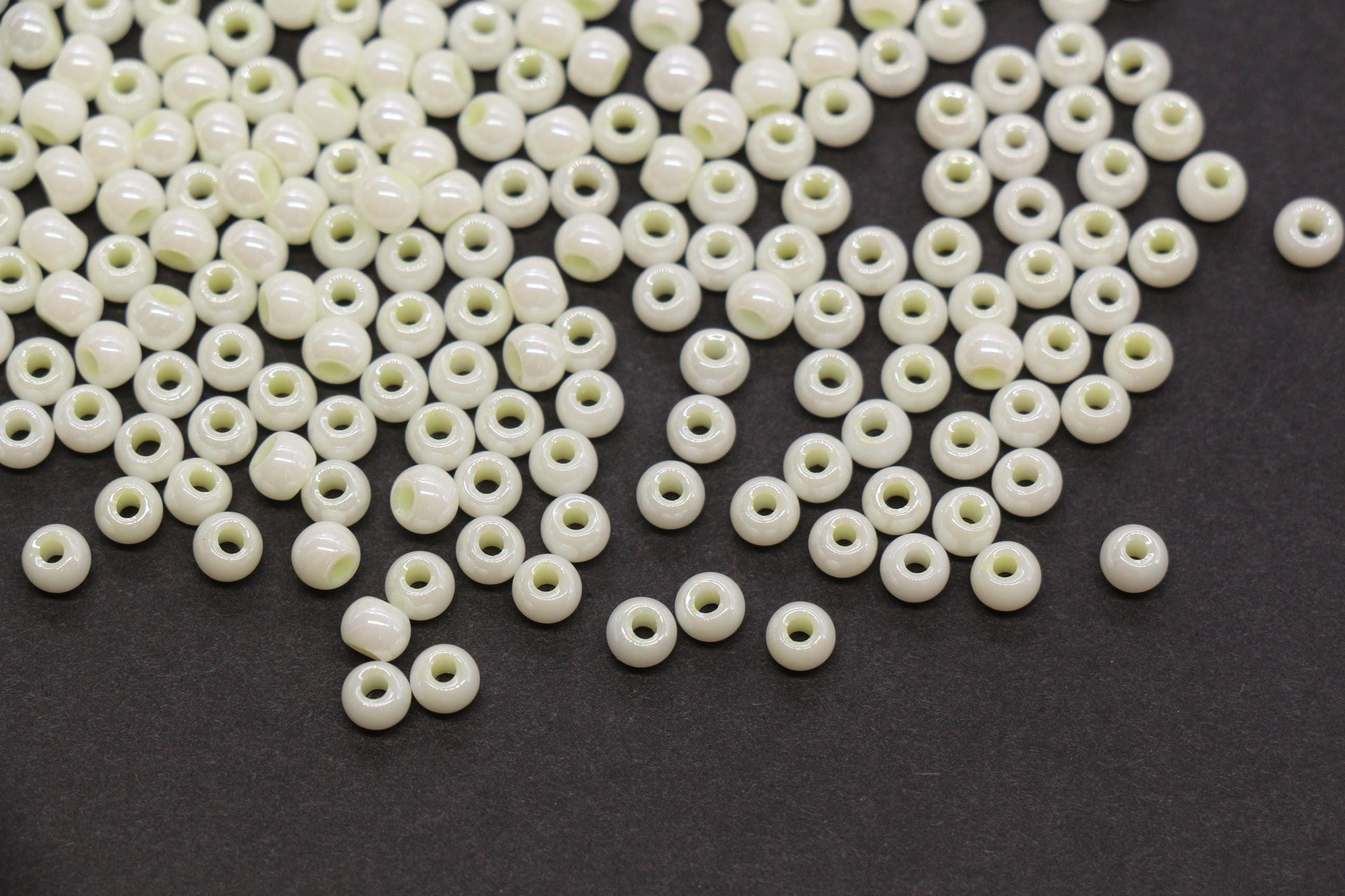 4mm Pale Yellow Pearlized Glass Beads, Round Glass Spacer Beads for Bracelets, Small Seed Beads, DIY Jewelry Supplies #4002