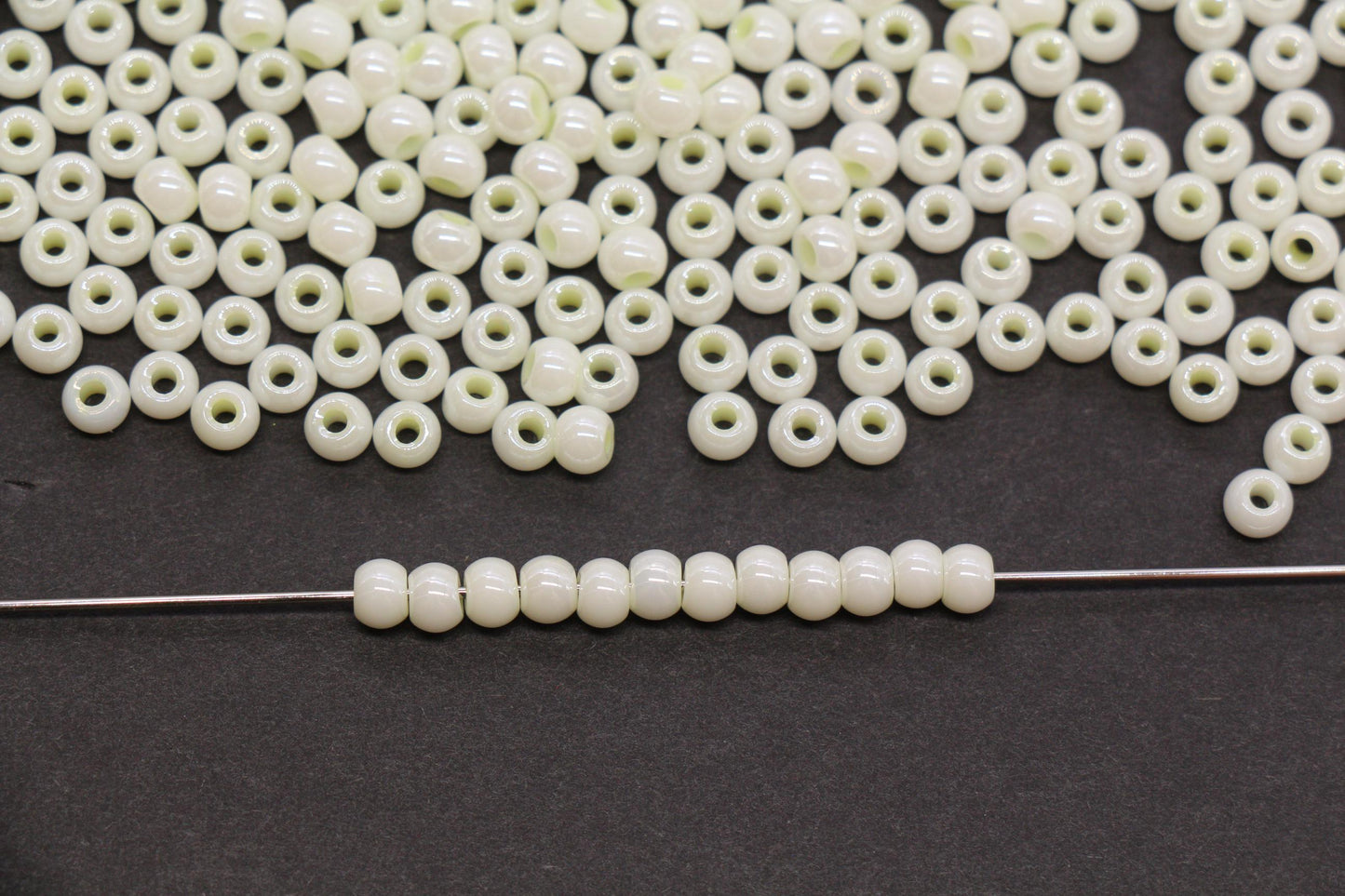 4mm Pale Yellow Pearlized Glass Beads, Round Glass Spacer Beads for Bracelets, Small Seed Beads, DIY Jewelry Supplies #4002