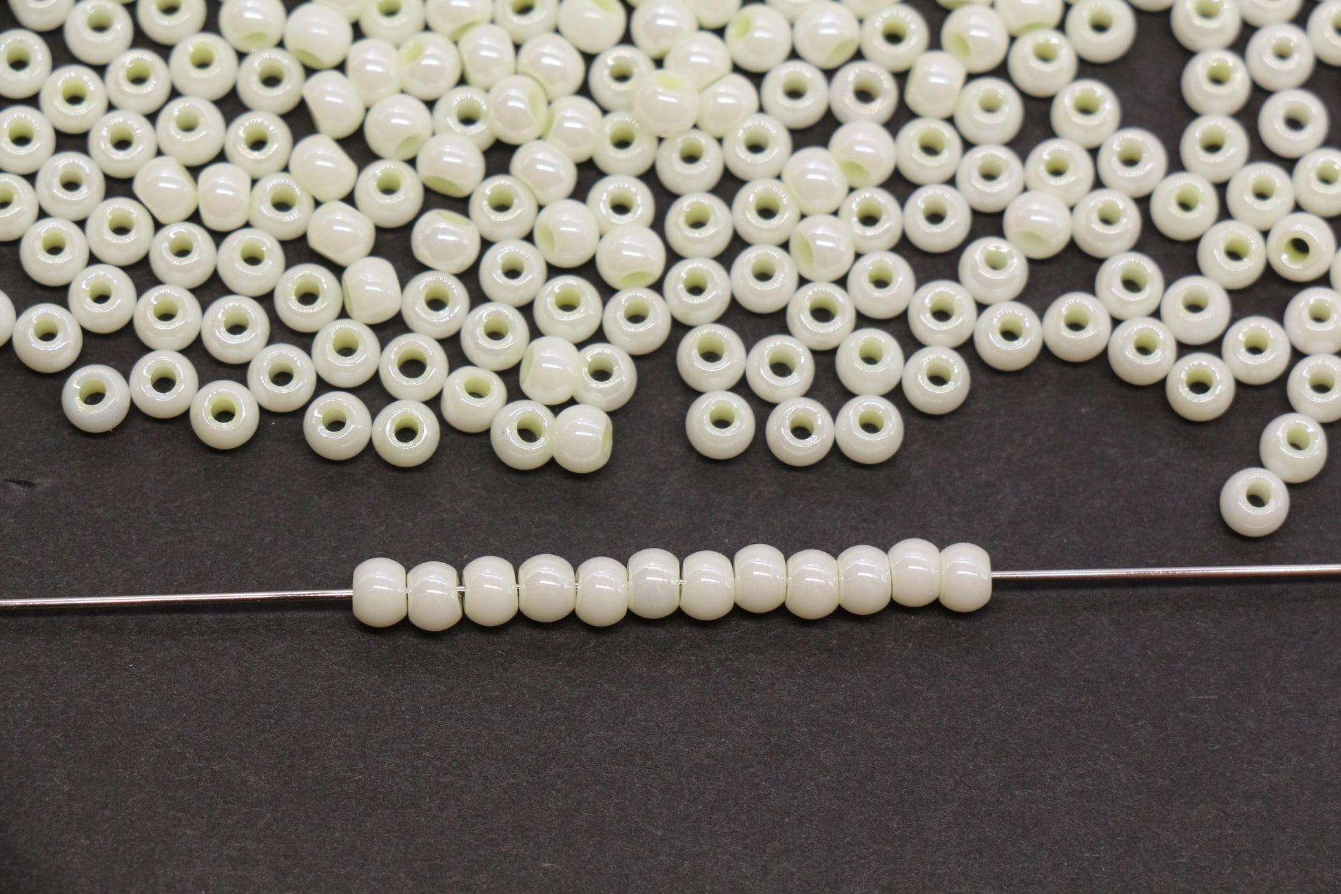 4mm Pale Yellow Pearlized Glass Beads, Round Glass Spacer Beads for Bracelets, Small Seed Beads, DIY Jewelry Supplies #4002