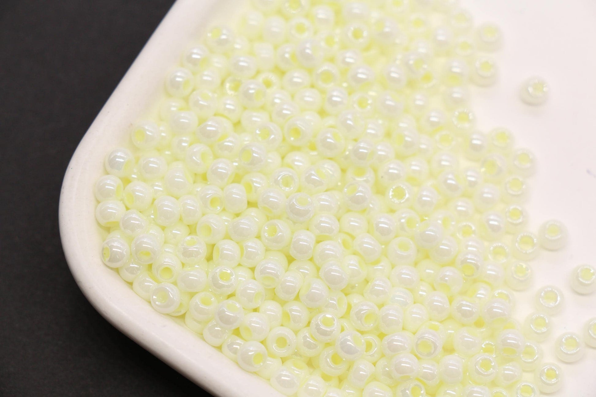 4mm Pale Yellow Pearlized Glass Beads, Round Glass Spacer Beads for Bracelets, Small Seed Beads, DIY Jewelry Supplies #4002
