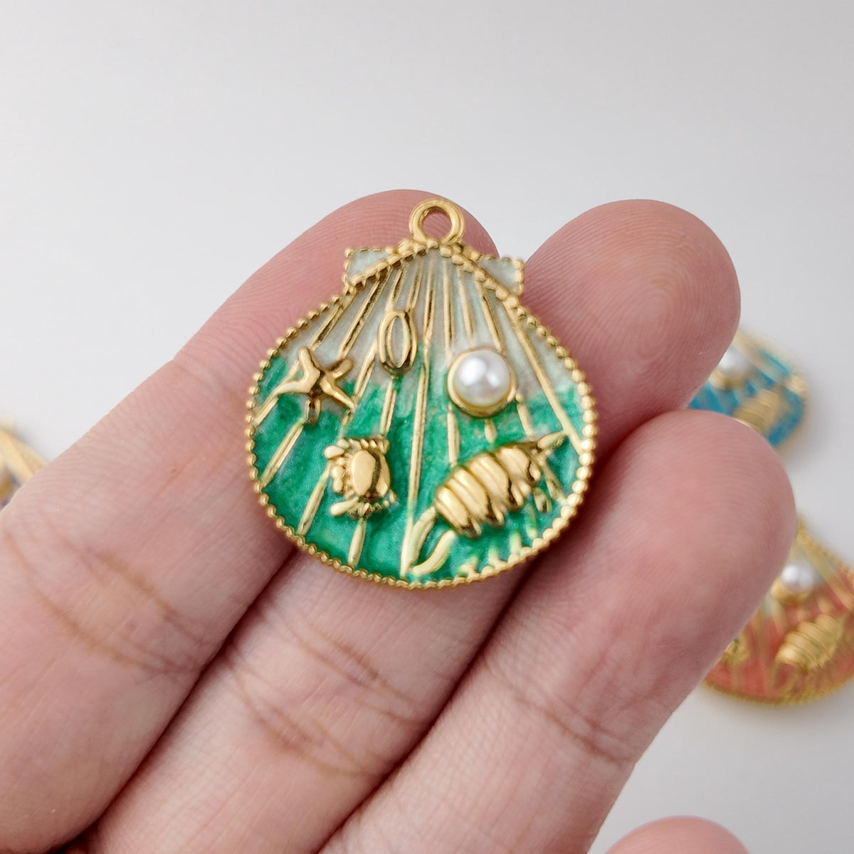Seashell Pendant with Pearl