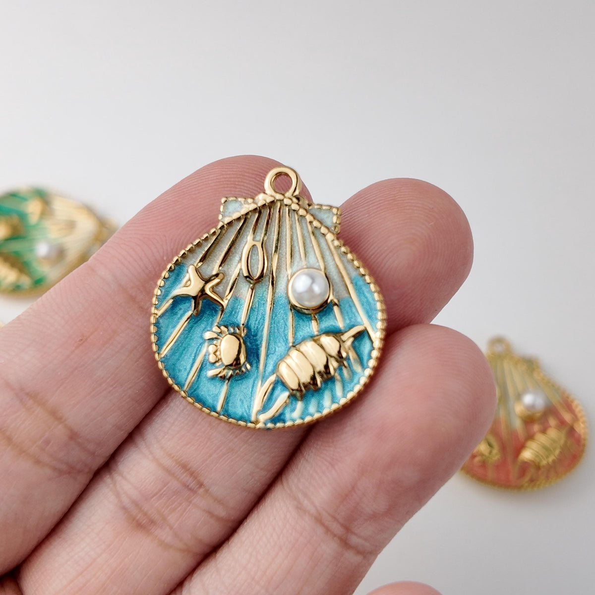 Seashell Pendant with Pearl
