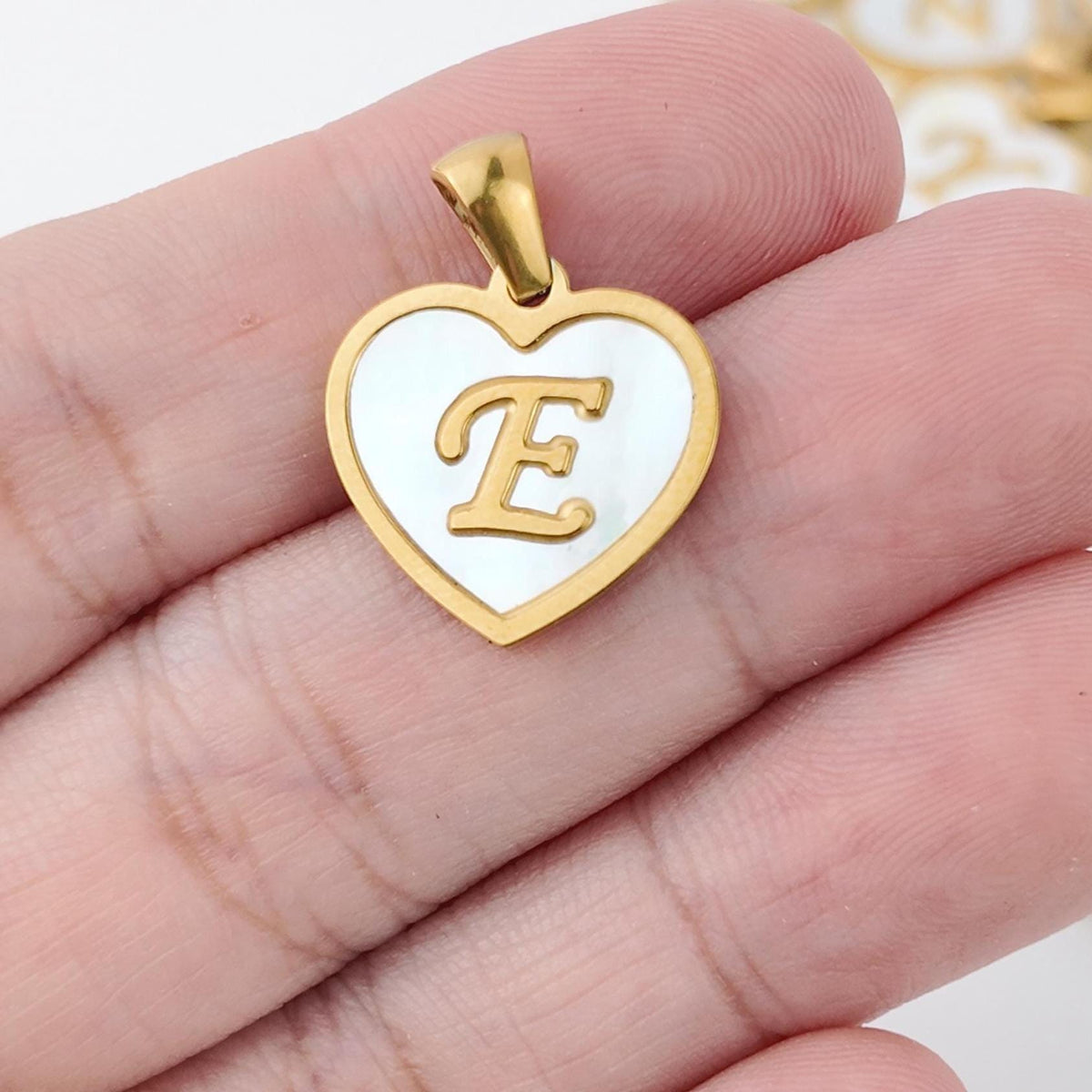 Natural Shell Initial Pendant, Gold Stainless Steel Heart Letter Charm, A-Z Alphabet Pendant for Jewelry Making