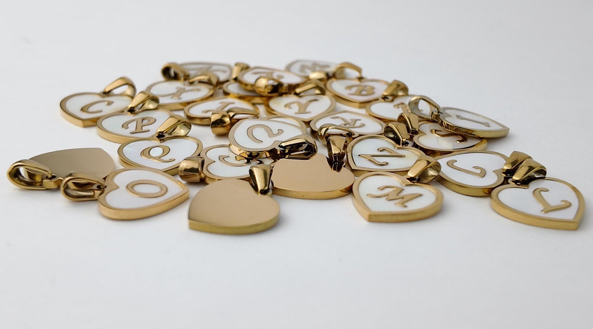 Natural Shell Initial Pendant, Gold Stainless Steel Heart Letter Charm, A-Z Alphabet Pendant for Jewelry Making