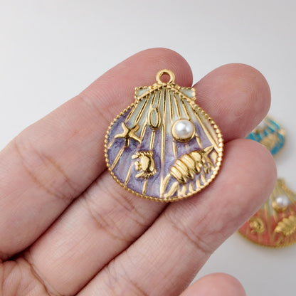 Seashell Pendant with Pearl