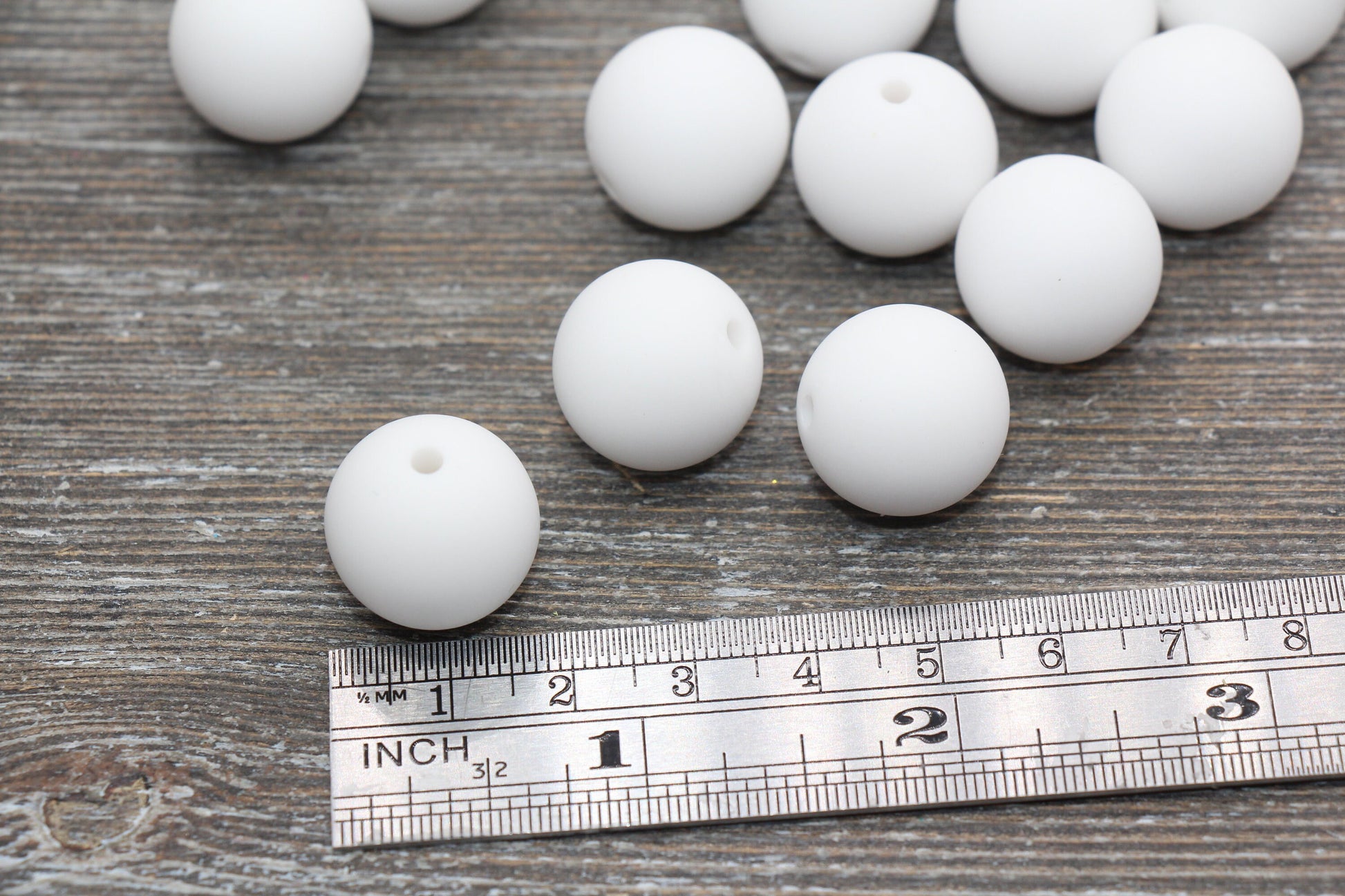 18mm Matte White Gumball Beads, Round Acrylic Loose Beads, Solid Bubblegum Beads, Chunky Beads, Round Plastic Beads #1641