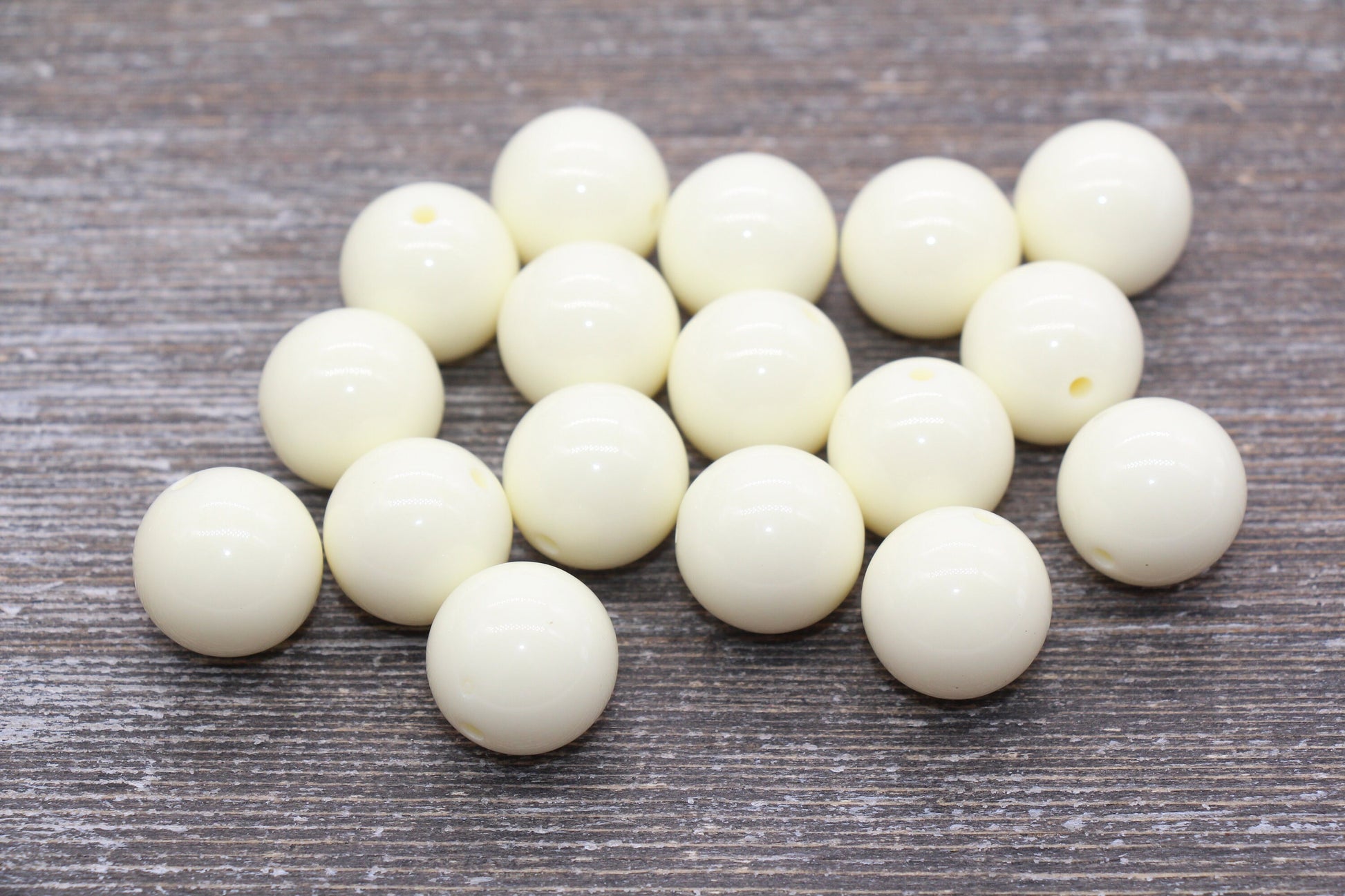 18mm Ivory Gumball Beads, Round Acrylic Loose Beads, Solid Bubblegum Beads, Chunky Beads, Smooth Round Plastic Beads #1693