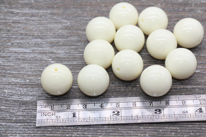 20mm Ivory Gumball Beads, Round Acrylic Loose Beads, Solid Bubblegum Beads, Chunky Beads, Smooth Round Plastic Beads #1694