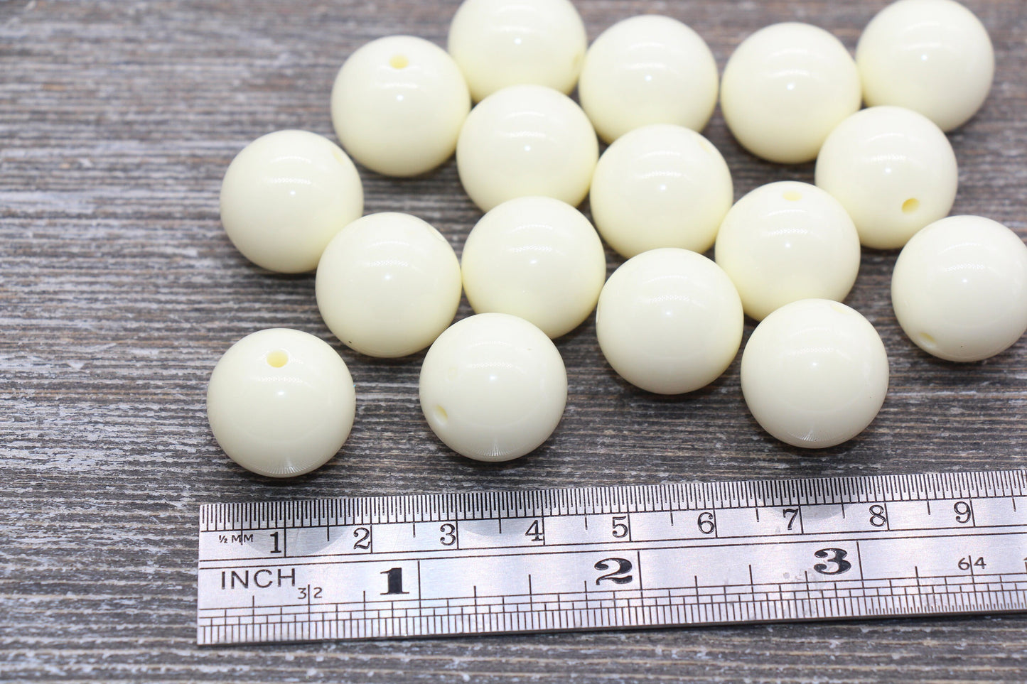 18mm Ivory Gumball Beads, Round Acrylic Loose Beads, Solid Bubblegum Beads, Chunky Beads, Smooth Round Plastic Beads #1693