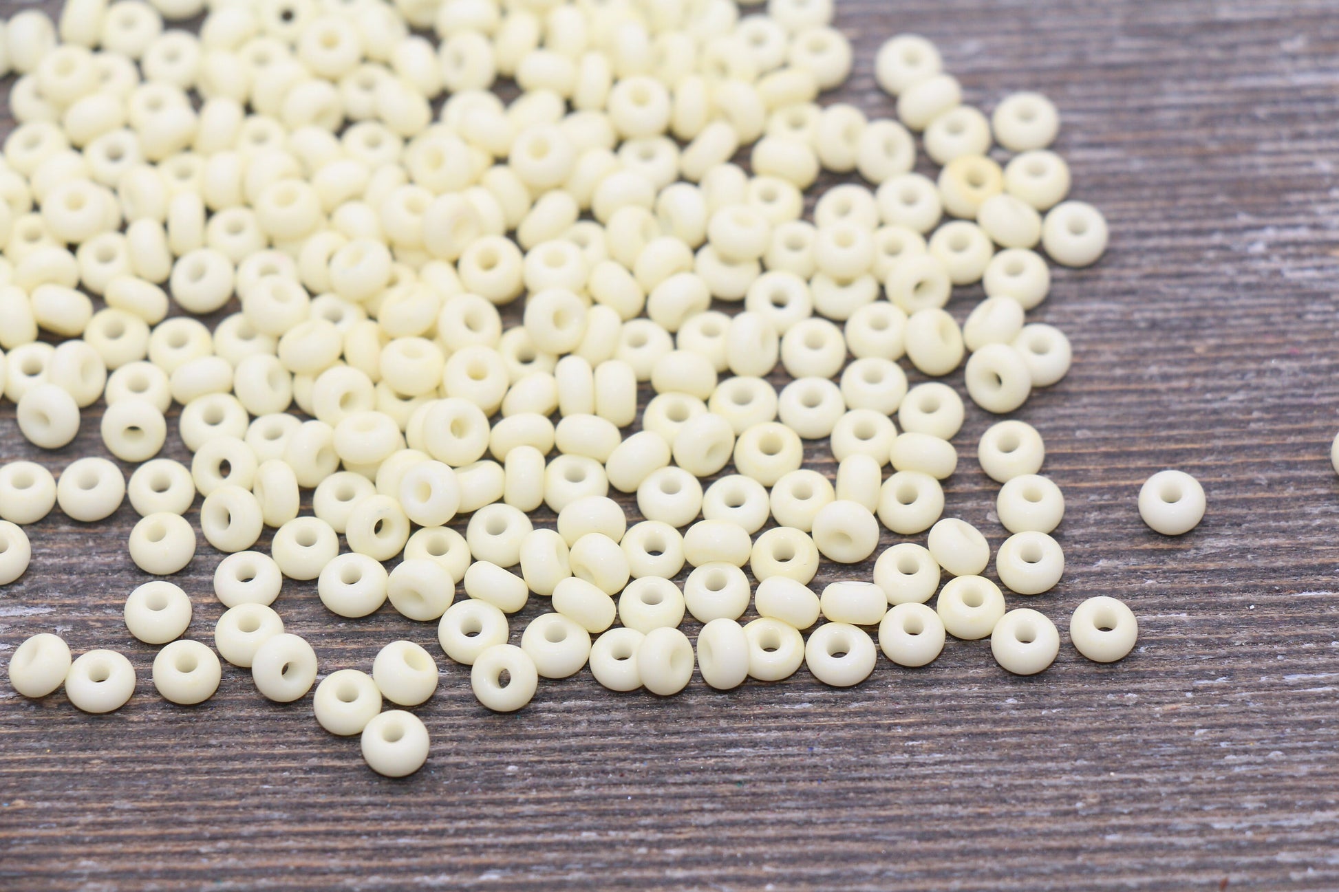 Matte Glass Seed Beads, 4mm 6/0 Glass Round Seed Beads, Pastel Light Yellow Seed Beads, Frosted Rocailles Beads, Beading Supplies #2059