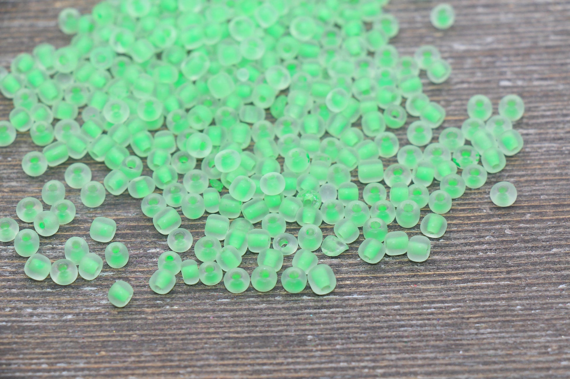 Matte Glass Beads with Green Lined, 4mm 6/0 Glass Round Beads, Frosted Green Lined Seed Beads, Rocailles Beads, Beading Supplies #2096