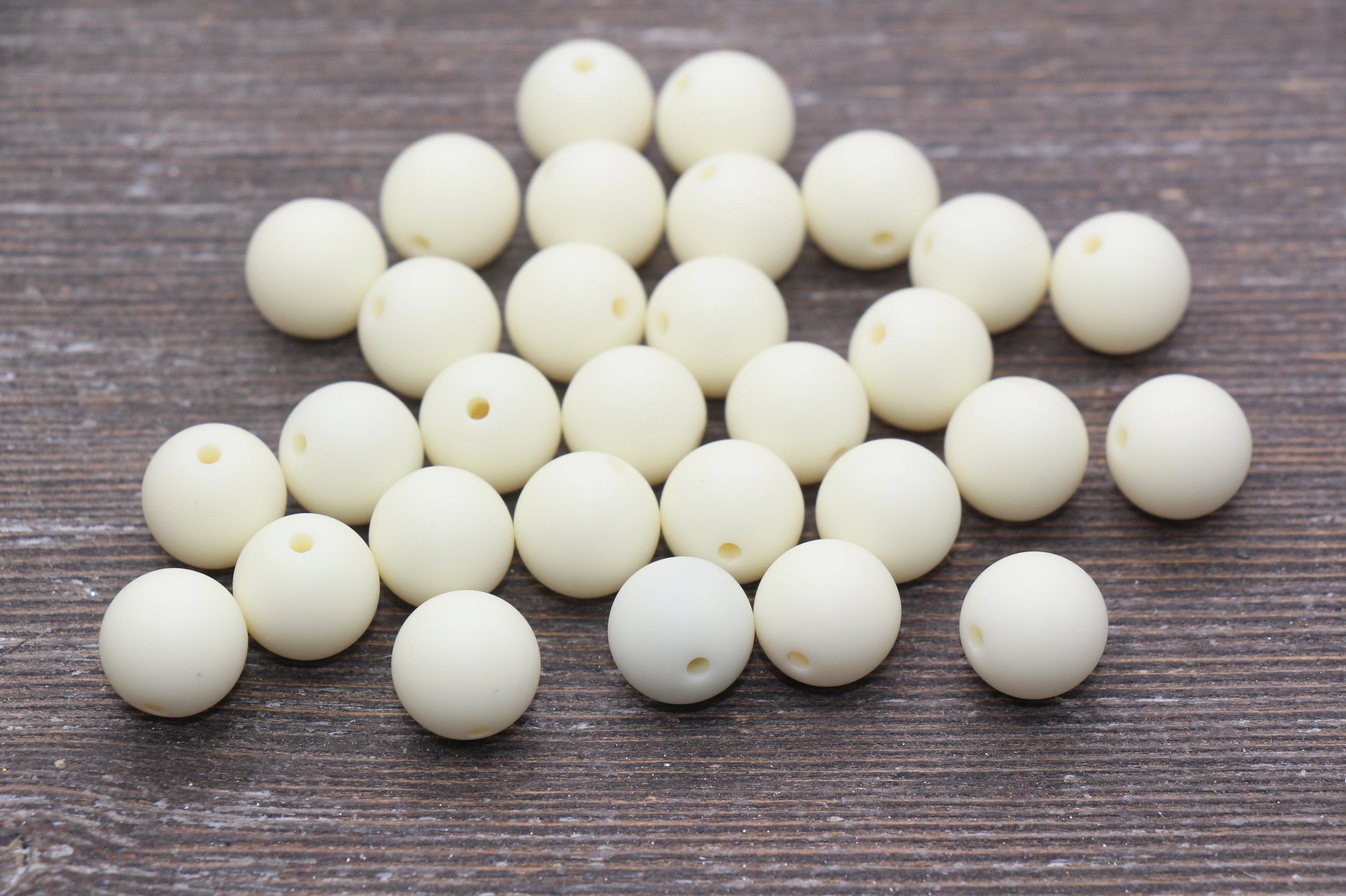 12mm Matte Ivory Round Beads, Frosted Acrylic Round Gumball Beads, Bubblegum Beads, Chunky Beads, Plastic Round Bead #2558