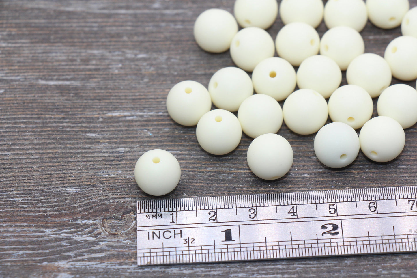 12mm Matte Ivory Round Beads, Frosted Acrylic Round Gumball Beads, Bubblegum Beads, Chunky Beads, Plastic Round Bead #2558