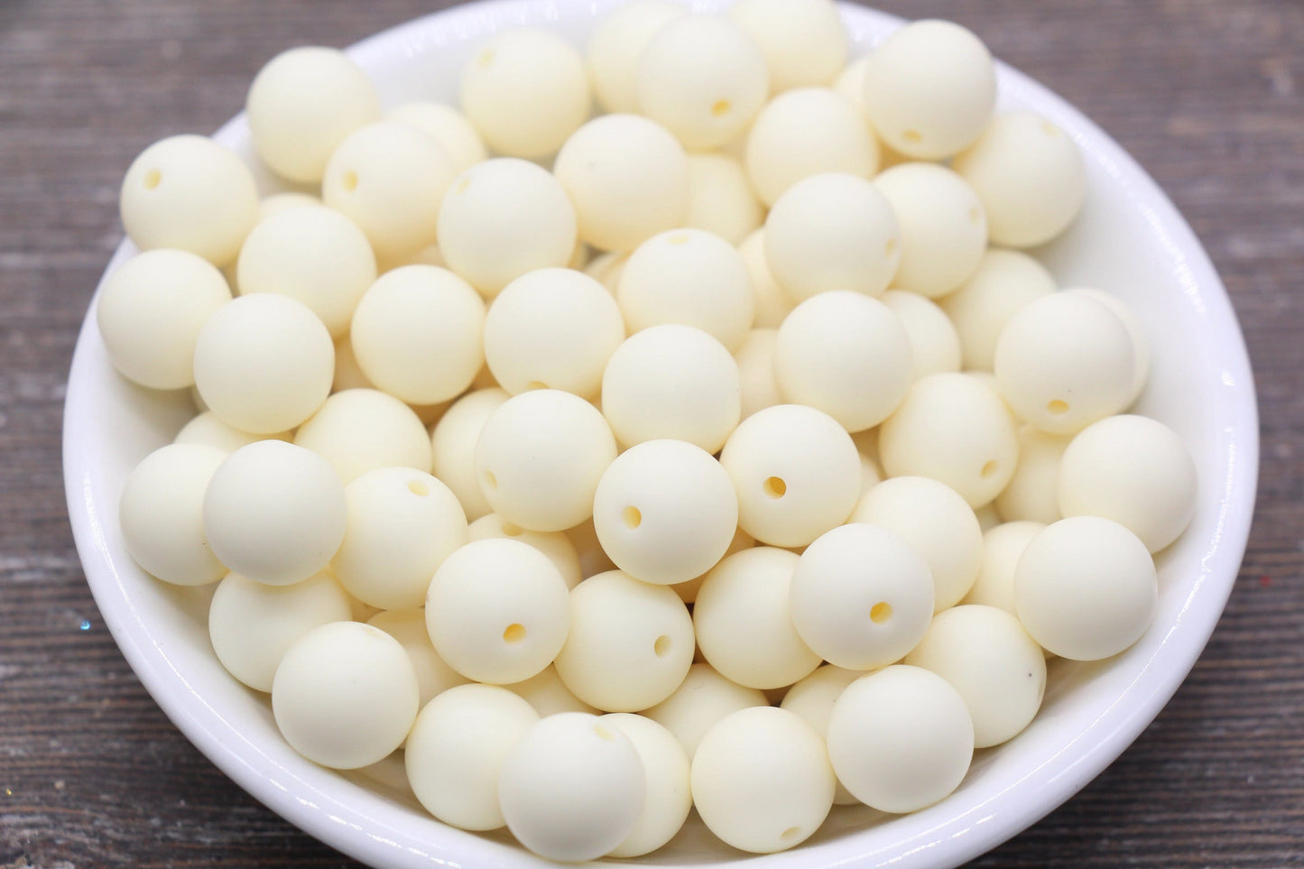 12mm Matte Ivory Round Beads, Frosted Acrylic Round Gumball Beads, Bubblegum Beads, Chunky Beads, Plastic Round Bead #2558